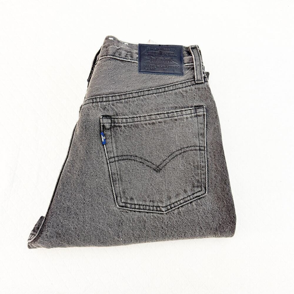 Levi's 501 Gray Straight Leg Denim Jeans Leather Patches Size 28 / 28